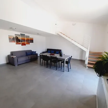 Campofelice Holidays East Villa