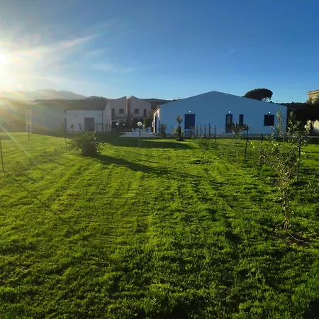 Villa Campofelice Holidays East *