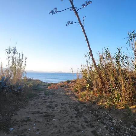Campofelice Holidays East فيلة